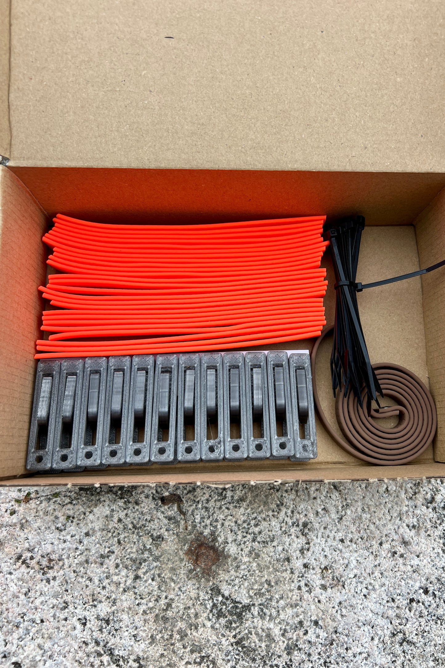 Track Marker Set for Blood Tracking & Mantrailing – 6, 12 or 24-pack