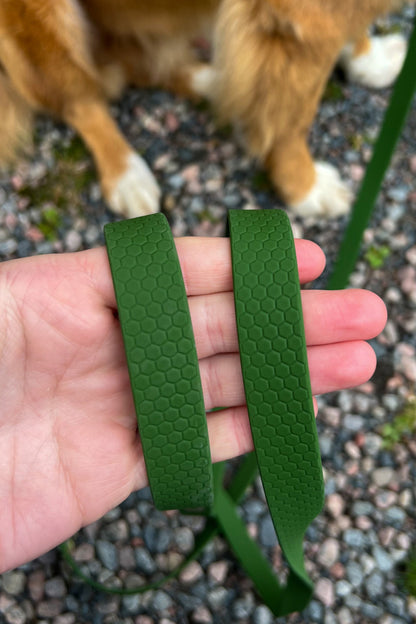 Svante 2 meter och 3 meter koppel med swedish snap hook eller bgb hake. I vattentätt hexa material som inte luktar 