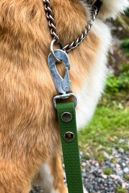 Svante 2 meter och 3 meter koppel med swedish snap hook eller bgb hake. I vattentätt hexa material som inte luktar 